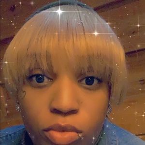 Meet your Posher, Destonie